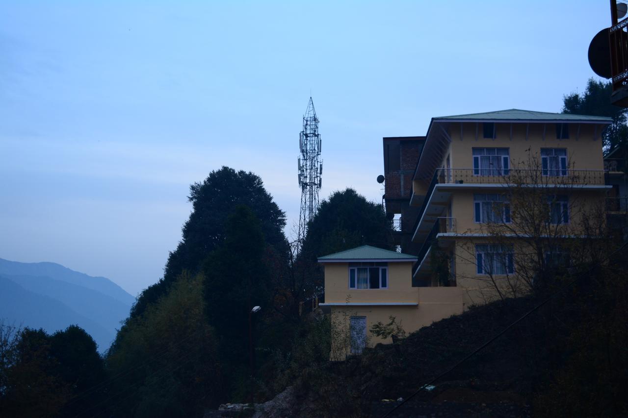 Ambika Bliss Manāli Exterior foto